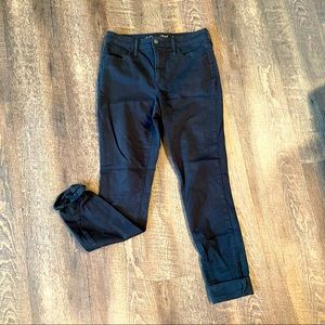Black Universal Thread skinny jeans